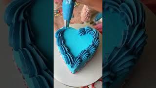 Frosty heart cake youtube youtubeshorts youtubepartner christmas cake cakedecorating [upl. by Chally]