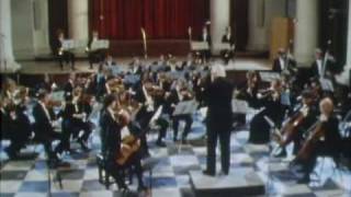 Julian Bream plays Concierto de Aranjuez by Joaquin Rodrigo Part 2 [upl. by Rubliw314]