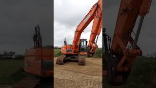 DOOSAN DX 225 LC CRAWLER EXCAVATOR [upl. by Amias727]