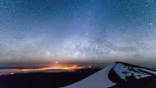 The Hawaiian Heavens  On the Summit of Mauna Kea Time Lapse Preview [upl. by Izak]