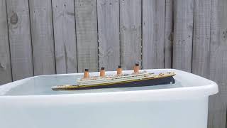 1700 Model Titanic sinks in 20 seconds [upl. by Blatt]