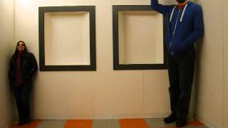 Ames Room Illusion  Edinburghs Camera Obscura [upl. by Buyer168]