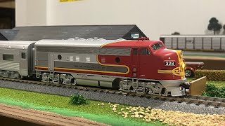 Review Walthers Mainline ATSF F7A ESU DCC amp ATSF Budd Coaches [upl. by Elbys]