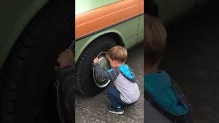 A two year old makes a Mercedes look like a Mercedes… w123 300D hubcap [upl. by Anhsirk]