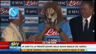 Gokhan Inler in Lion Mask  Napoli new Kit unveiling [upl. by Gut]