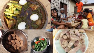 Cooking Authentic Ghanaian COCOYAM amp KONTOMIRE stewAMPESI ABOMU TARO\COCOYAM LEAVES [upl. by Anyahc]