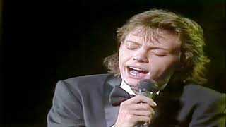 Luis Miguel Fiebre De Amor TVN Chile 1986 4K [upl. by Nanji]