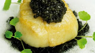 Recette  SaintJacques risotto et caviar de Philippe Etchebest [upl. by Ikairik512]