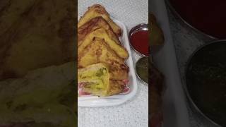 Bread Pakora breadpakorapakorarecipebreadpakorarecipeinhindishortstrendingyoutubeshorts [upl. by Giana]