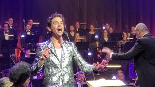 Mika à la Philharmonie de Paris  quotElle me ditquot [upl. by Eelah]