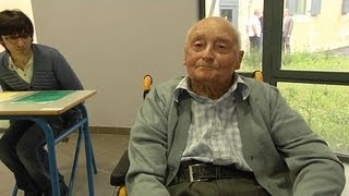 Le bac se passe de 14 à 87 ans [upl. by Horst]