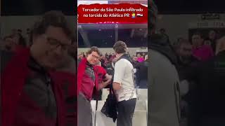 😱 quotTorcedor do São Paulo Infiltrado é Agredido pela Torcida do Atlético Paranaense 😱⚽quot [upl. by Ailec]