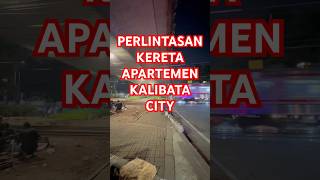 Perlintasan Kereta Apartemen Kalibata City  KRL Commuter Line jakarta indonesia [upl. by Kurys]