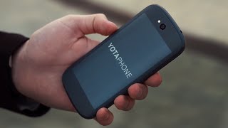 Обзор YotaPhone 2 [upl. by Adnylem]