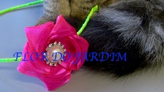 Flor com dobras DIYHow to Make Ribbon Flowers [upl. by Lewse]