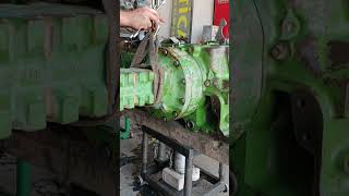 john deere 2130 motorumuzun sol kovan montajı  videodaki eksik nedir bilen varmı  keşfet tamir [upl. by Darsie]