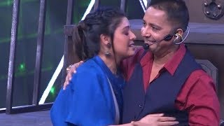 SUNIDHI amp SUKHWINDER LIVE Performance on beedi jalaile [upl. by Wendel]