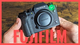 Should you pick the Fujifilm XT4 [upl. by Semmes235]