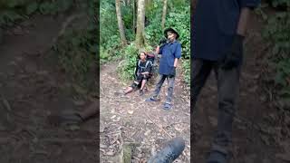 Istirahat sebentar di trek gunung MTTELONGshortvideo asmr nature pendakiindonesia pendaki [upl. by Atinob]