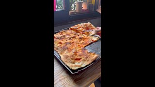 FOCACCIA SOTTILE alla PIZZAIOLAun sogno🤩 Shorts [upl. by Buchheim]