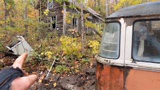 Old Abandoned House Whats Inside [upl. by Eirahs]