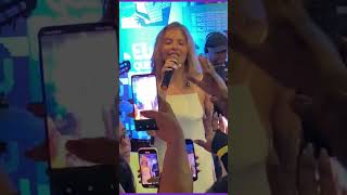 Luísa Sonza é flagrada ao curtir noitada em Fortaleza e canta de surpresa em bar [upl. by Romain975]