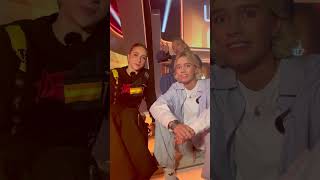 Lisa und Lena mit Tate McRae bei Wetten dass am 18 November 2022  ZDF [upl. by Aindrea568]