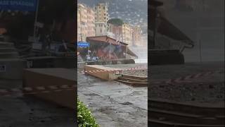 Spazzato via dall’intensa mareggiata di libeccio lo storico ristorante “Golfo Paradiso” Camogli‼️ [upl. by Arevle]