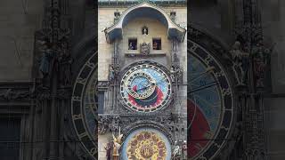 LOrologio astronomico di Praga la processione degli Apostoli Che meraviglia [upl. by Jack]