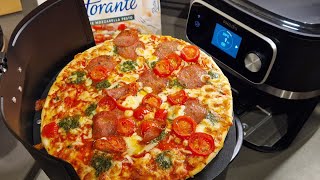 Diepvries Pizza Bakken in Philips Airfryer met de Pizzapan HD996300 [upl. by Annairam]