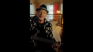 Vasco canta SALLY con la CHITARRA  Shorts  Netflix Italia [upl. by Elttil224]