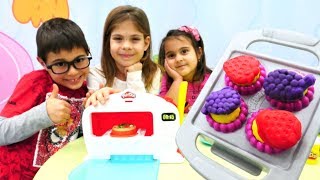 Play Doh Sihirli Fırın Fındık ailesi cupcake yapmış [upl. by Zacks]