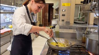 Italian Chef shares easy quotSpaghetti alle Vongolequot Recipe  Food in Florence [upl. by Mitinger]