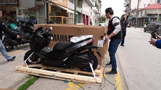 unboxing all the new 2024 YAMAHA XMAX 300 [upl. by Spanos]