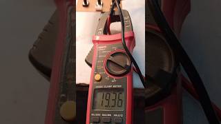 Measuring Solar Inverter Current Using a DC Clamp Meter  Quick Guide [upl. by Felice461]