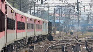 Bikaner Kolkata Pratap Express arriving Jaipur Junction Indian Railways [upl. by Rycca]