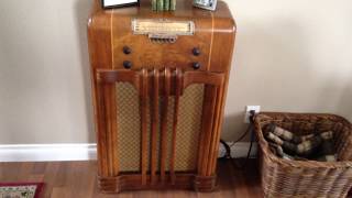 1940 Philco Radio Model 40160 Demonstration [upl. by Solohcin]