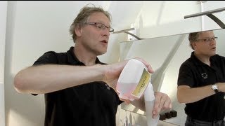 Instructie video Regelmatig schoonmaken van badkamer of douche [upl. by Airal]