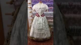 TRAJE DE FALLERA A L´ANTIGA [upl. by Areid315]