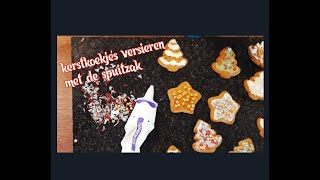 kerstkoekjes versieren met spuitzak van Tupperware herbruikbaar en met Willemijn [upl. by Olraced608]