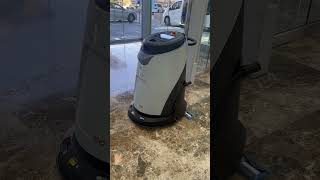 Cleaning Robot in UAE university universityofthefuture [upl. by Esirahc]