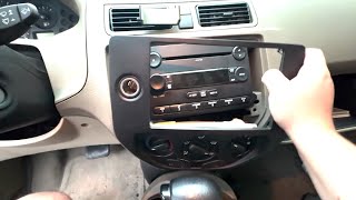 Fixing and Upgrading the Focus  2007 Ford Focus Radio Replacement and Climate Control Dial Fix [upl. by Esbenshade]