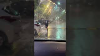 Kened tomou banho de chuva comedia shorts [upl. by Deevan]