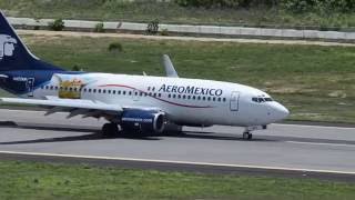 AEROMEXICO BOEING 737 LANDING AT HUATULCO AIRPORT [upl. by Nelle]