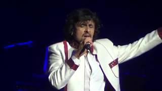 Main Hoon Na  Sonu Nigam Live Performance [upl. by Khalsa]