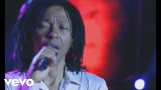 Djavan  Pétala Ao Vivo [upl. by Jeannette911]