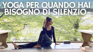 30 Minuti Yoga  Yoga Flow Lento amp Pacifico con Molto Spazio per il Silenzio [upl. by Ungley]