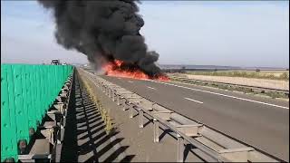 Atenție șoferi Trafic oprit pe autostrada A2 Constanța  București din cauza unui incendiu [upl. by Zerla318]