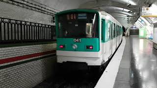 MF67  Arrêt à la station Mirabeau sur la ligne 10 du métro parisien [upl. by Ronni]