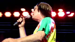 Hello Its Me Todd Rundgren Live with Ringo Starr AllStarr Band Bethel Woods June 16 2012 [upl. by Isolt]